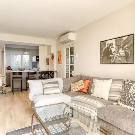 Recent T3 In With Swimming Pool In La Faviere Apartment